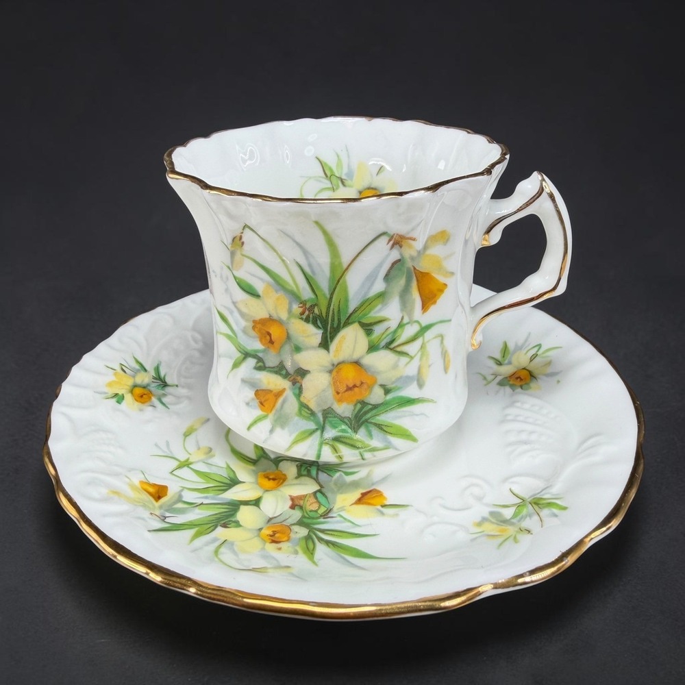 Hammersley Bone China Daffodil Teacup and Saucer Set Gold Trim Made in England